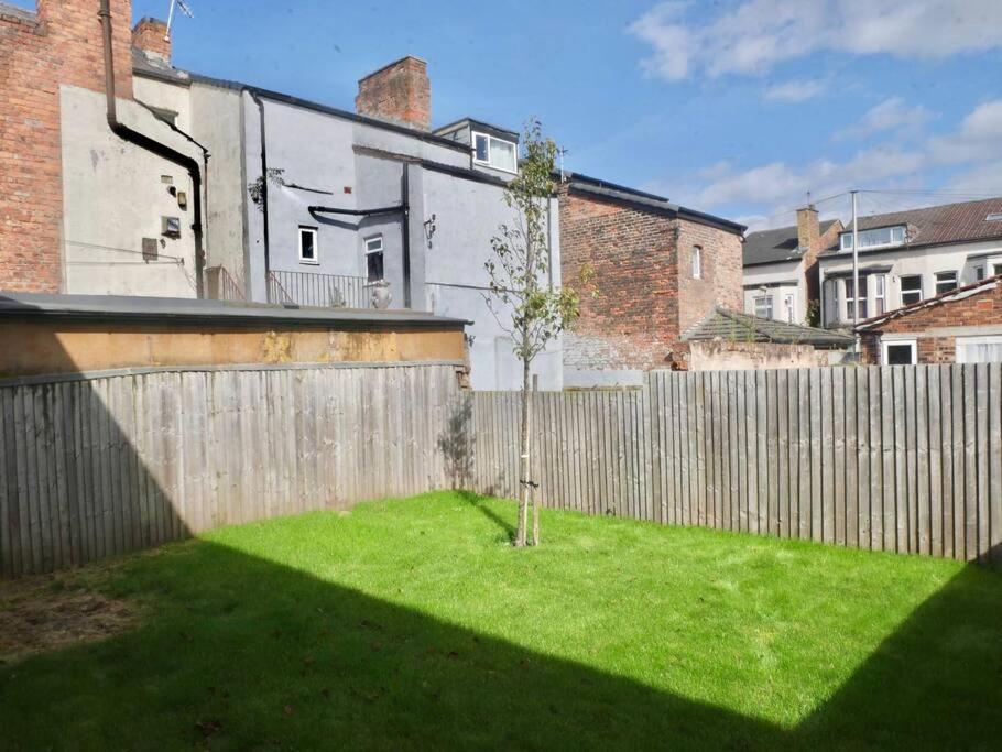 Spacious 4-Bed Semi-Detached Home With Garden Liverpool Zewnętrze zdjęcie